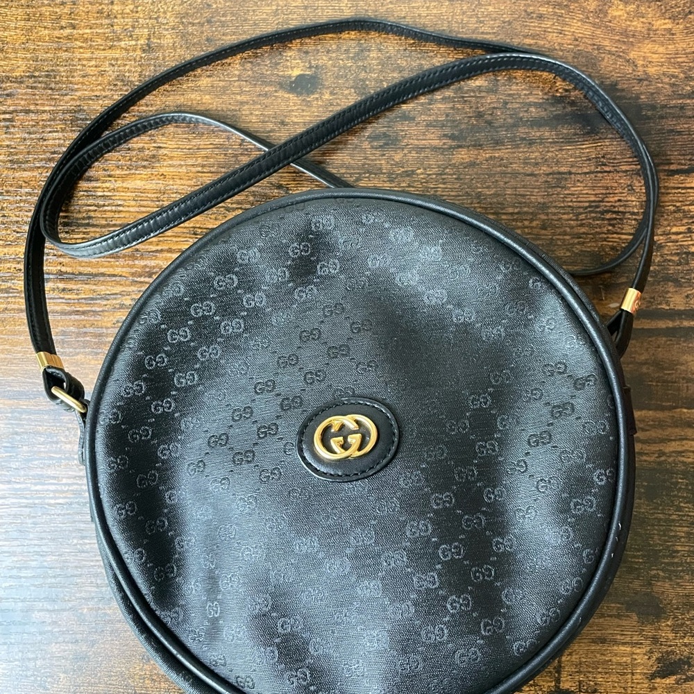 Vintage Gucci Black round Canteen Crossbody